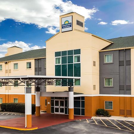 Days Inn & Suites By Wyndham Augusta Near Fort Eisenhower Екстериор снимка