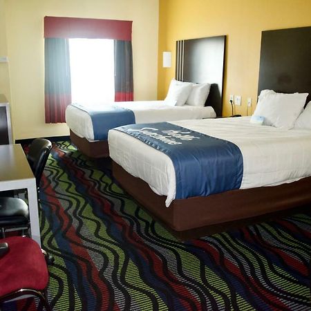 Days Inn & Suites By Wyndham Augusta Near Fort Eisenhower Екстериор снимка