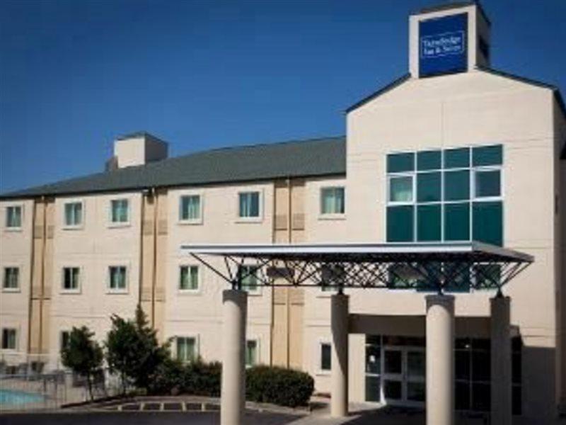 Days Inn & Suites By Wyndham Augusta Near Fort Eisenhower Екстериор снимка