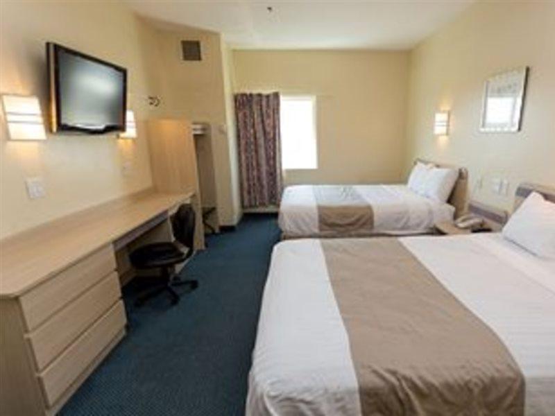 Days Inn & Suites By Wyndham Augusta Near Fort Eisenhower Екстериор снимка