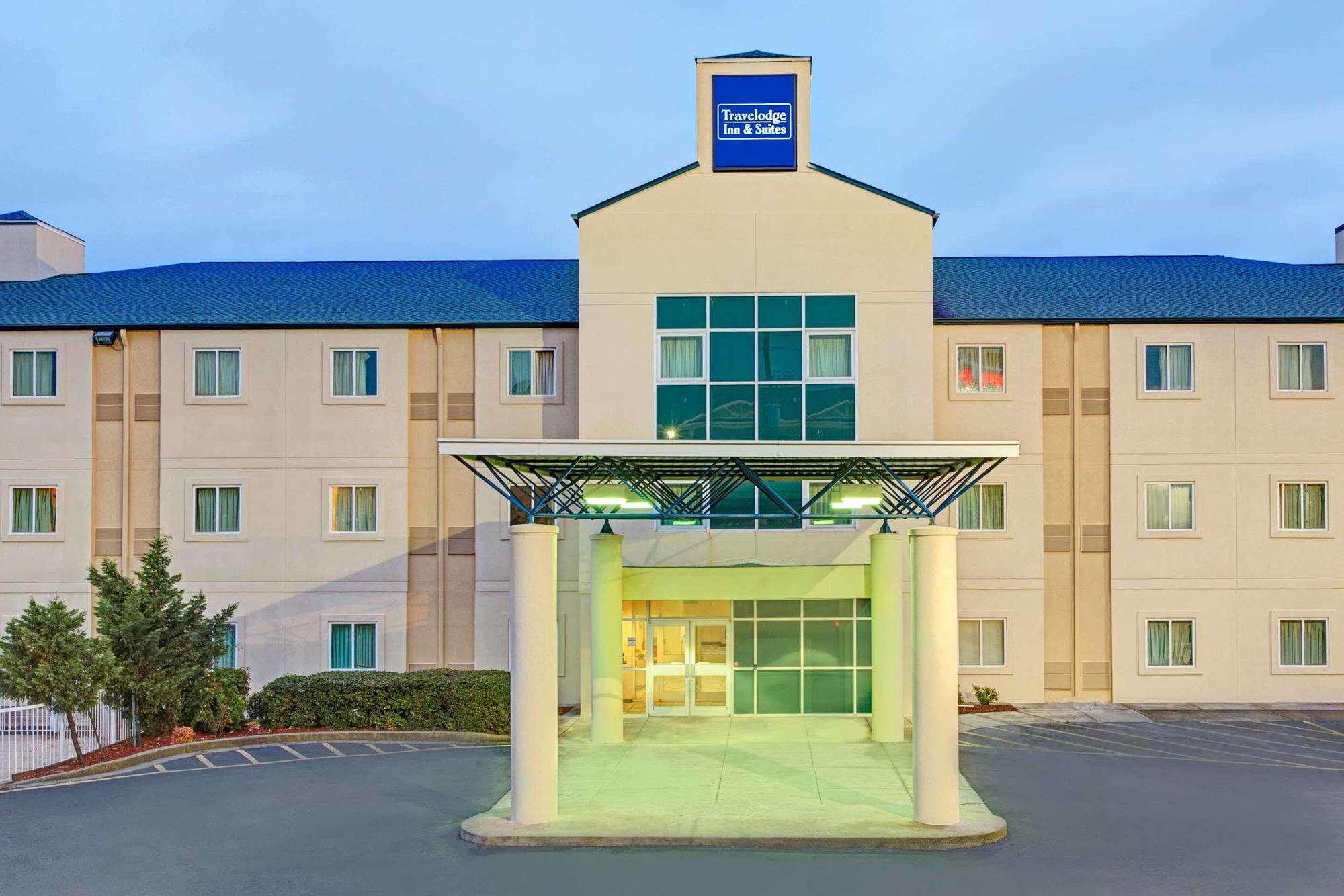 Days Inn & Suites By Wyndham Augusta Near Fort Eisenhower Екстериор снимка