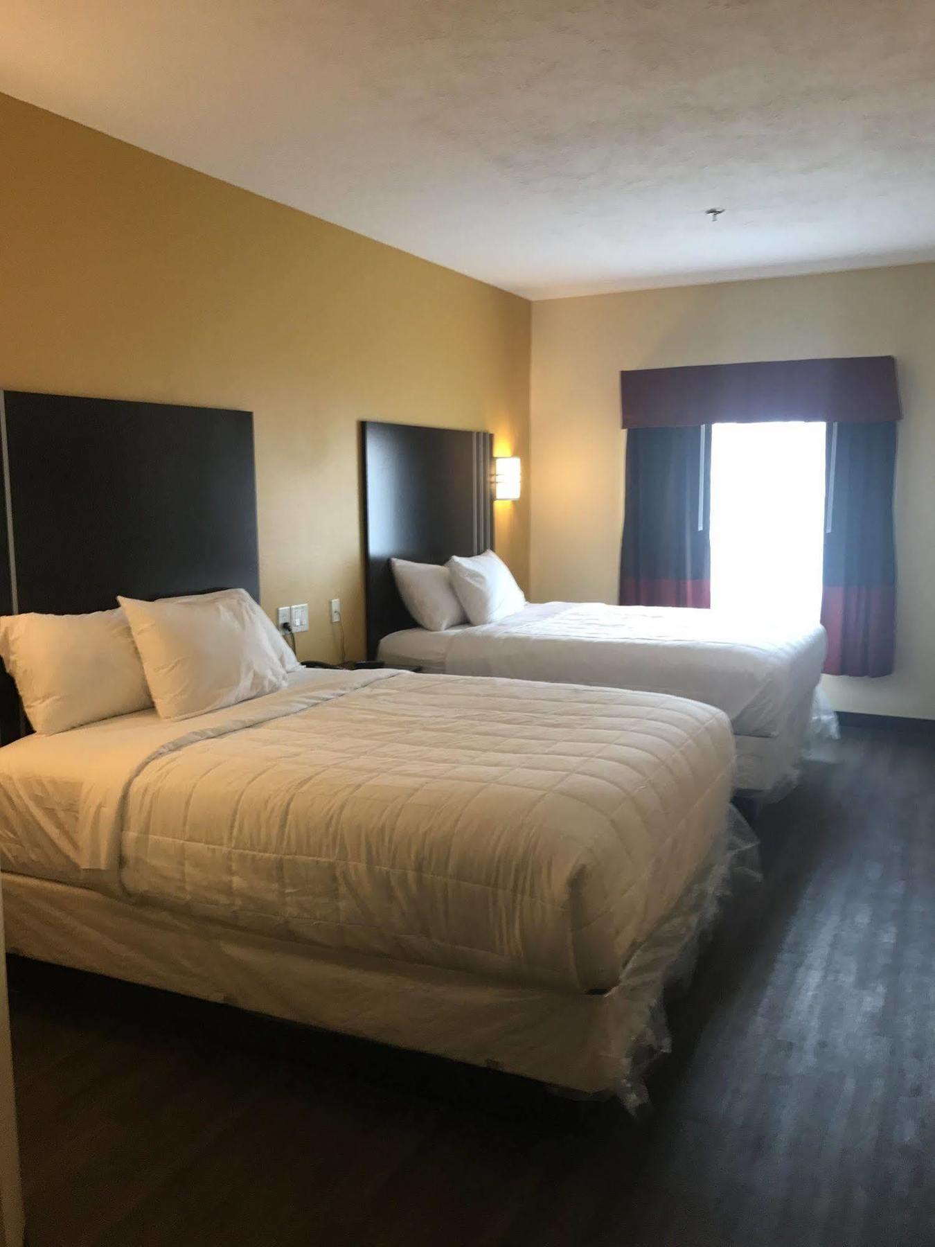 Days Inn & Suites By Wyndham Augusta Near Fort Eisenhower Екстериор снимка