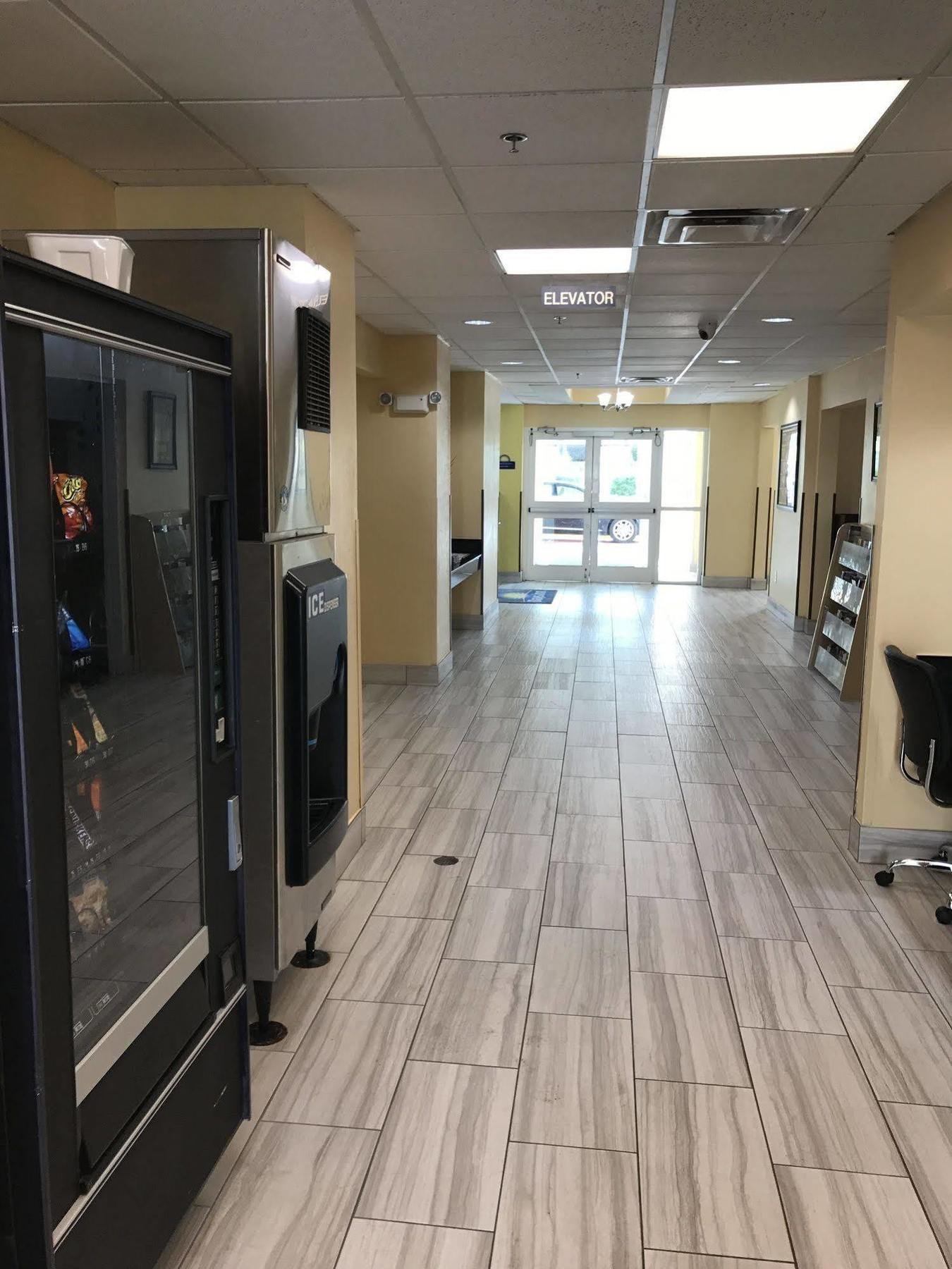 Days Inn & Suites By Wyndham Augusta Near Fort Eisenhower Екстериор снимка