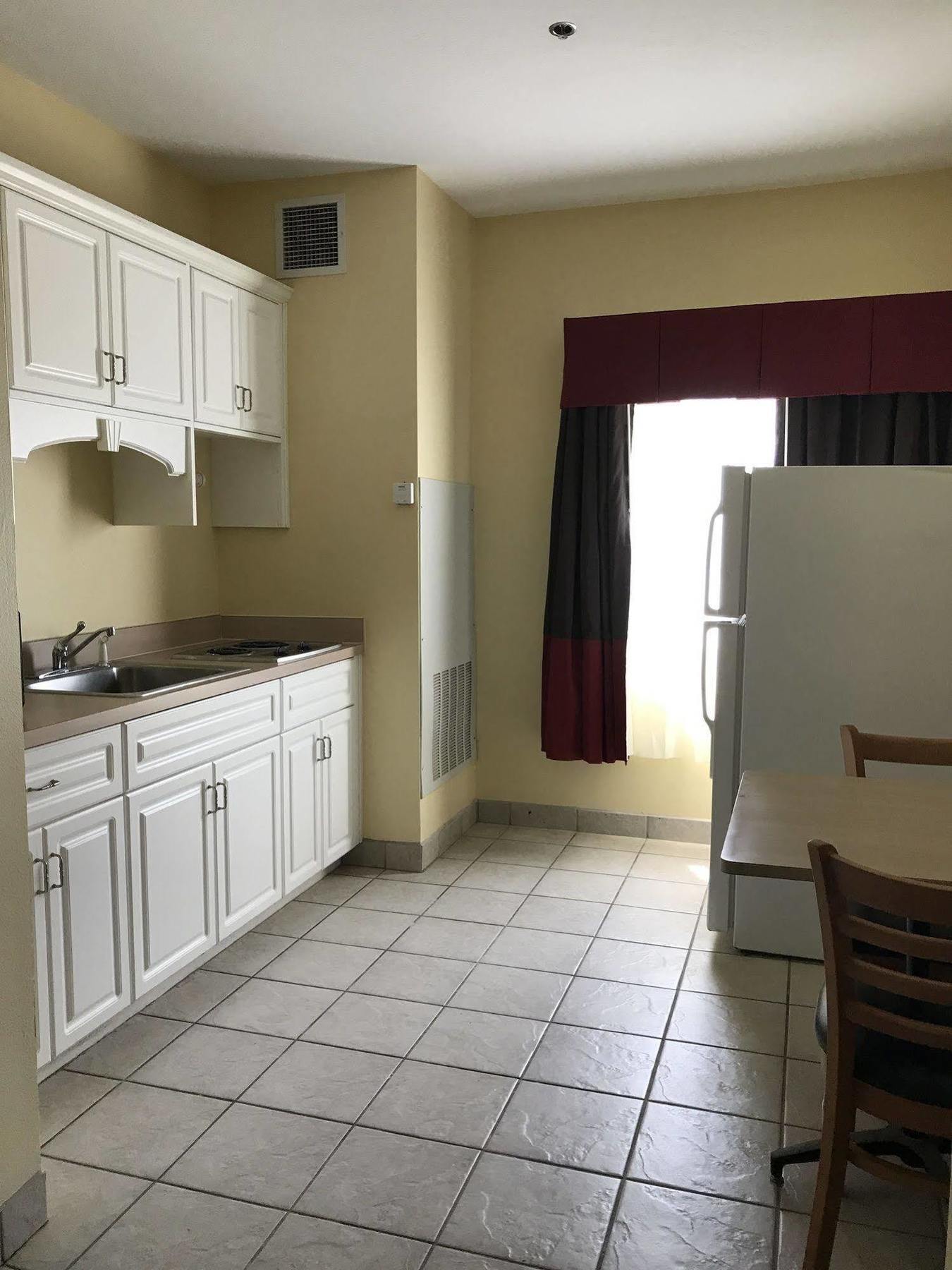 Days Inn & Suites By Wyndham Augusta Near Fort Eisenhower Екстериор снимка