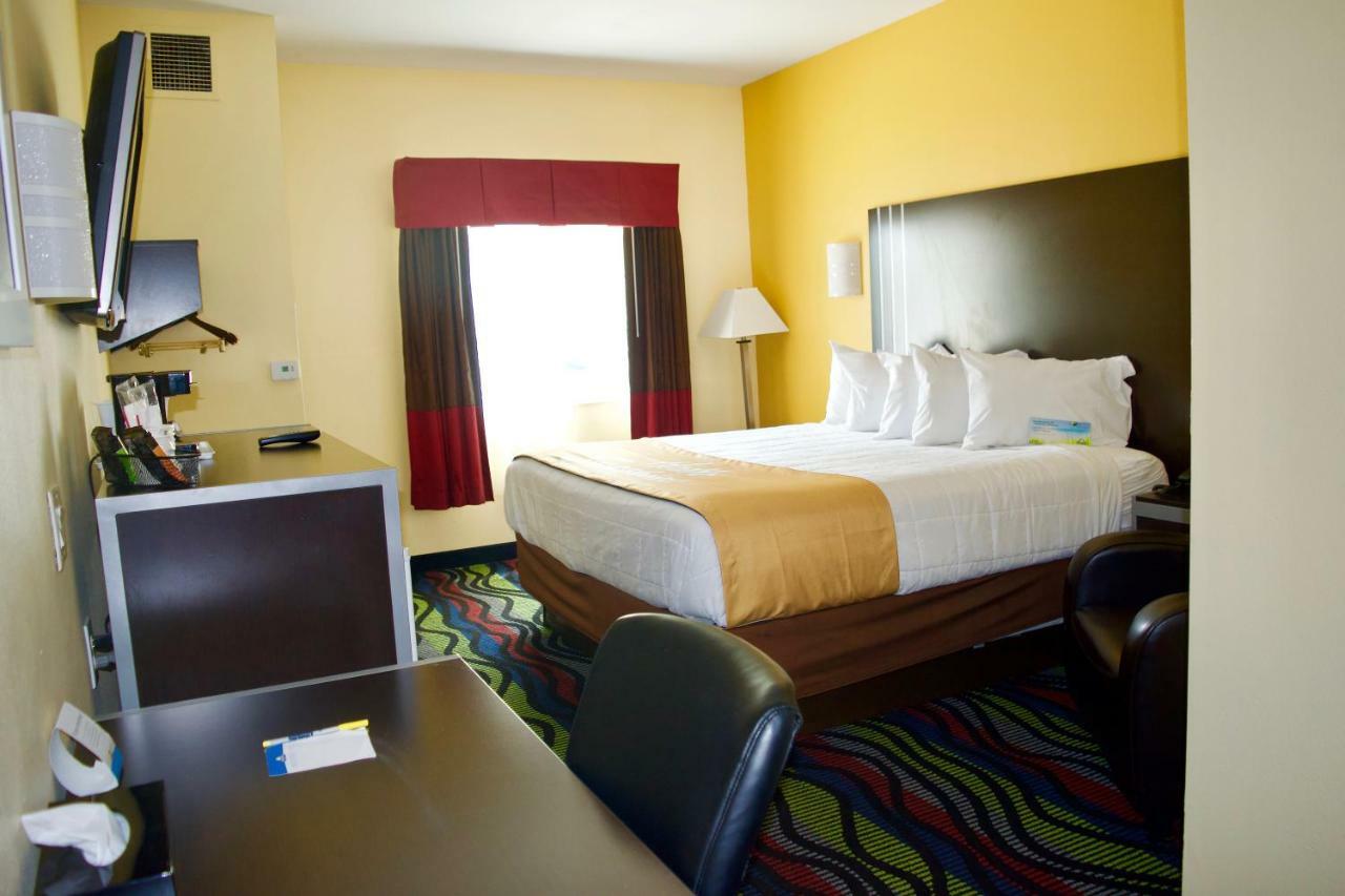 Days Inn & Suites By Wyndham Augusta Near Fort Eisenhower Екстериор снимка